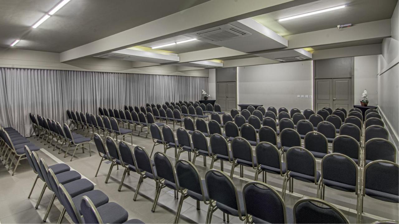 Hotel Deville Express Cascavel 카스카벨 외부 사진