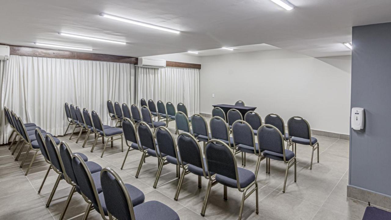 Hotel Deville Express Cascavel 카스카벨 외부 사진