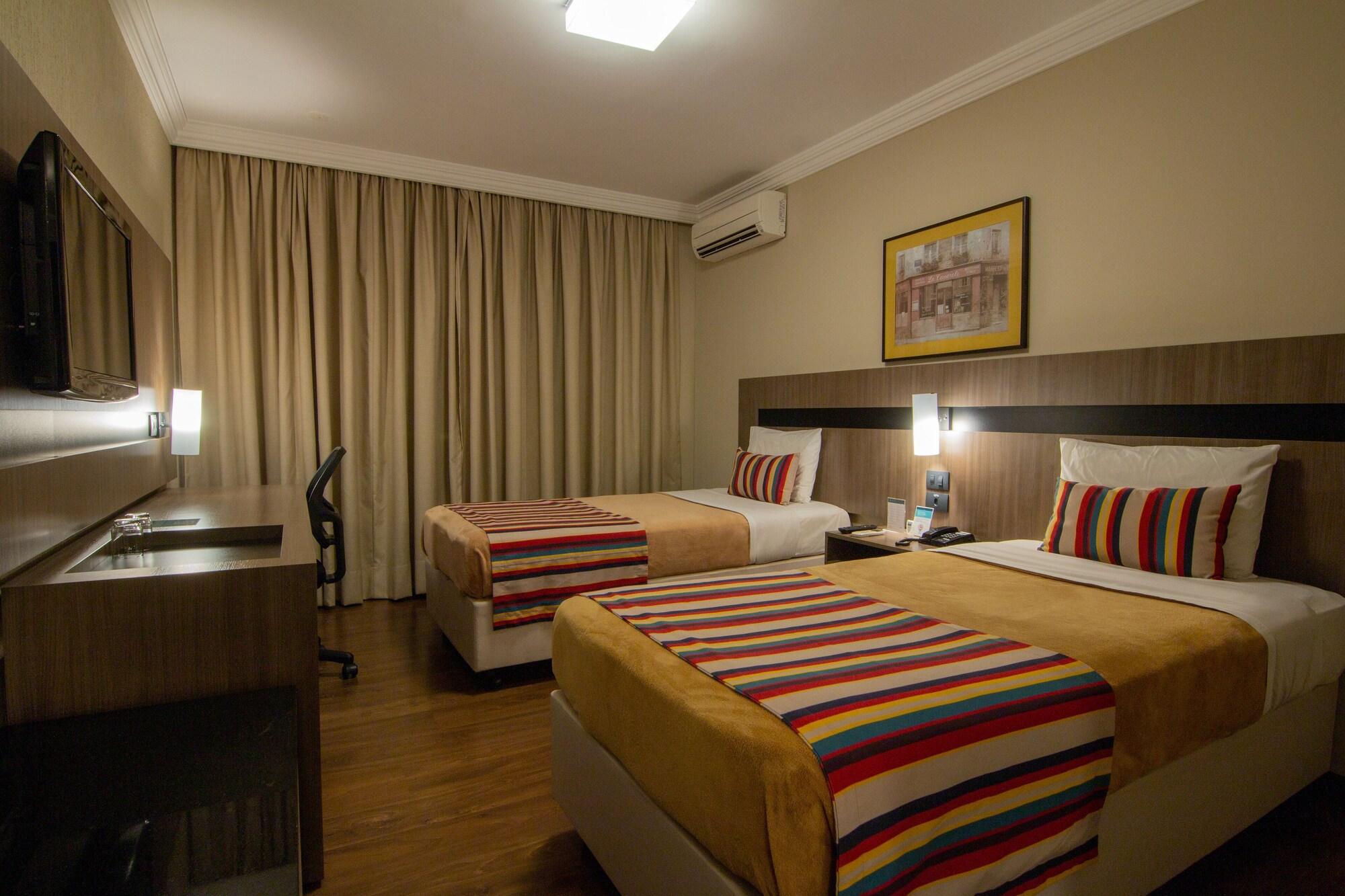 Hotel Deville Express Cascavel 카스카벨 외부 사진