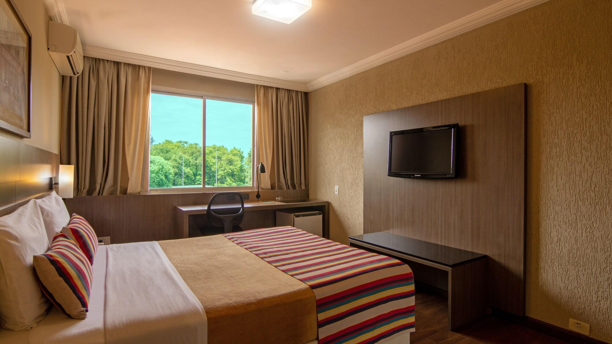 Hotel Deville Express Cascavel 카스카벨 외부 사진