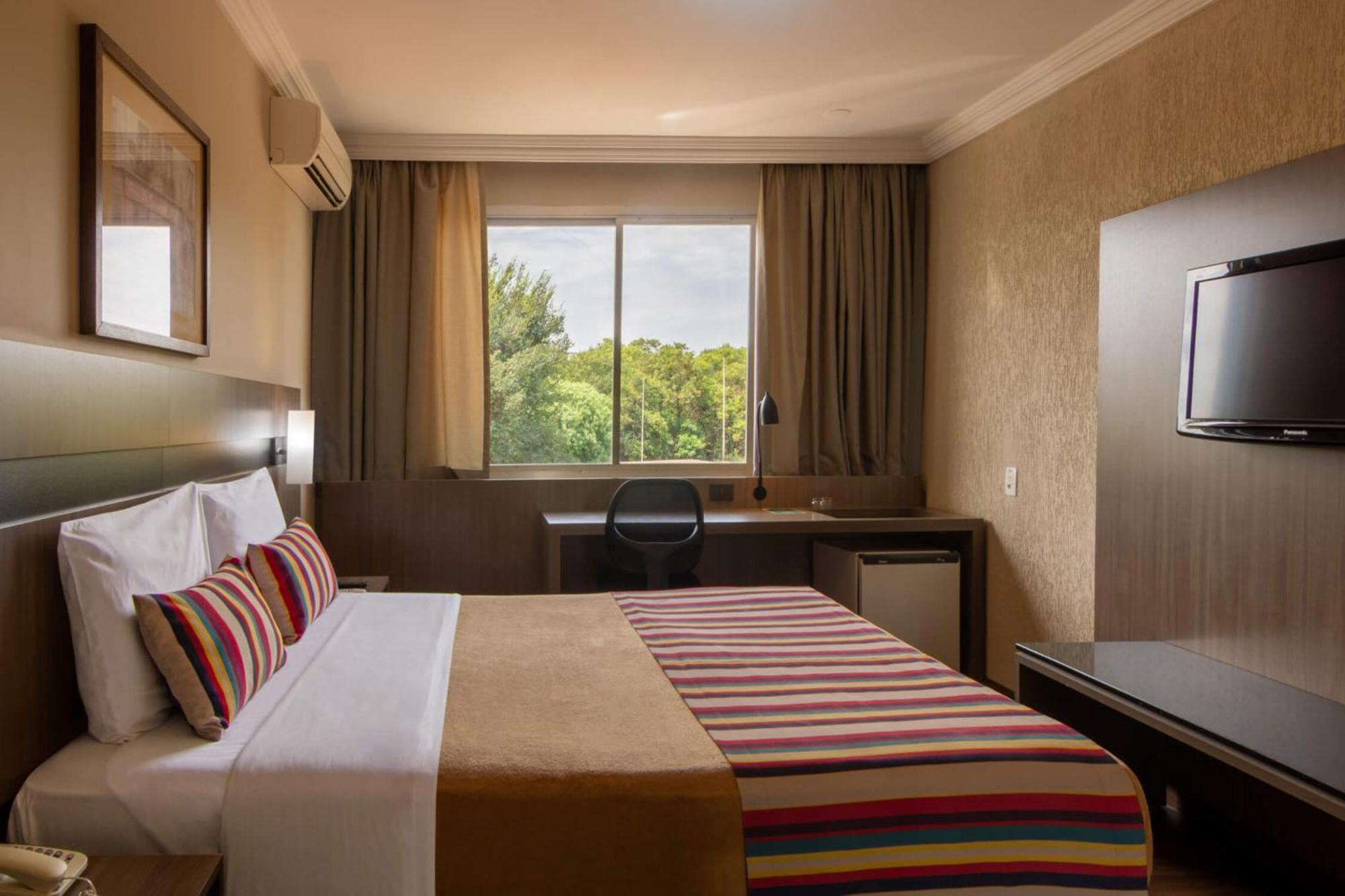 Hotel Deville Express Cascavel 카스카벨 외부 사진